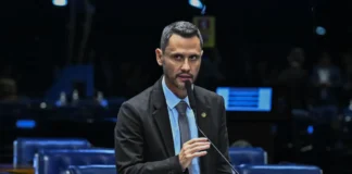 Cleitinho volta atrás e quer ser candidato ao governo de Minas