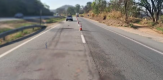Mulher morre após ser atropelada e autoridades buscam informações