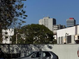 Acidente envolvendo moto e carro é registrado no trevo do Padre Eustáquio