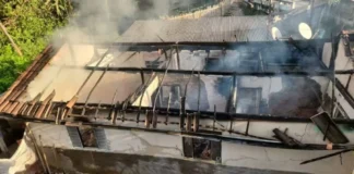 Neto agride avô e coloca fogo na residência; pm busca localizar suspeito do crime